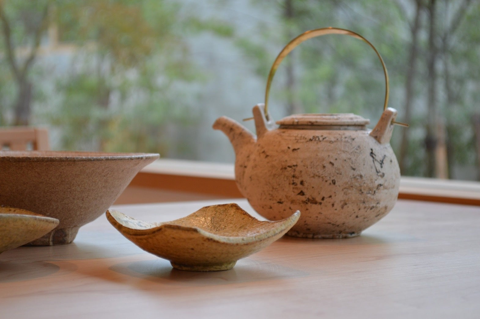 【そば切り石垣】そば切り石垣では内田鋼一の器でそばを愉しめます。