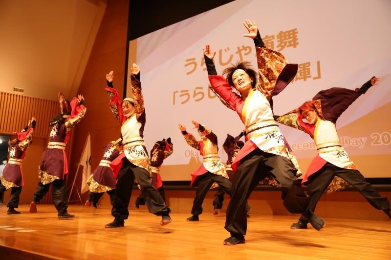 うらじゃ連「笑輝」による演舞