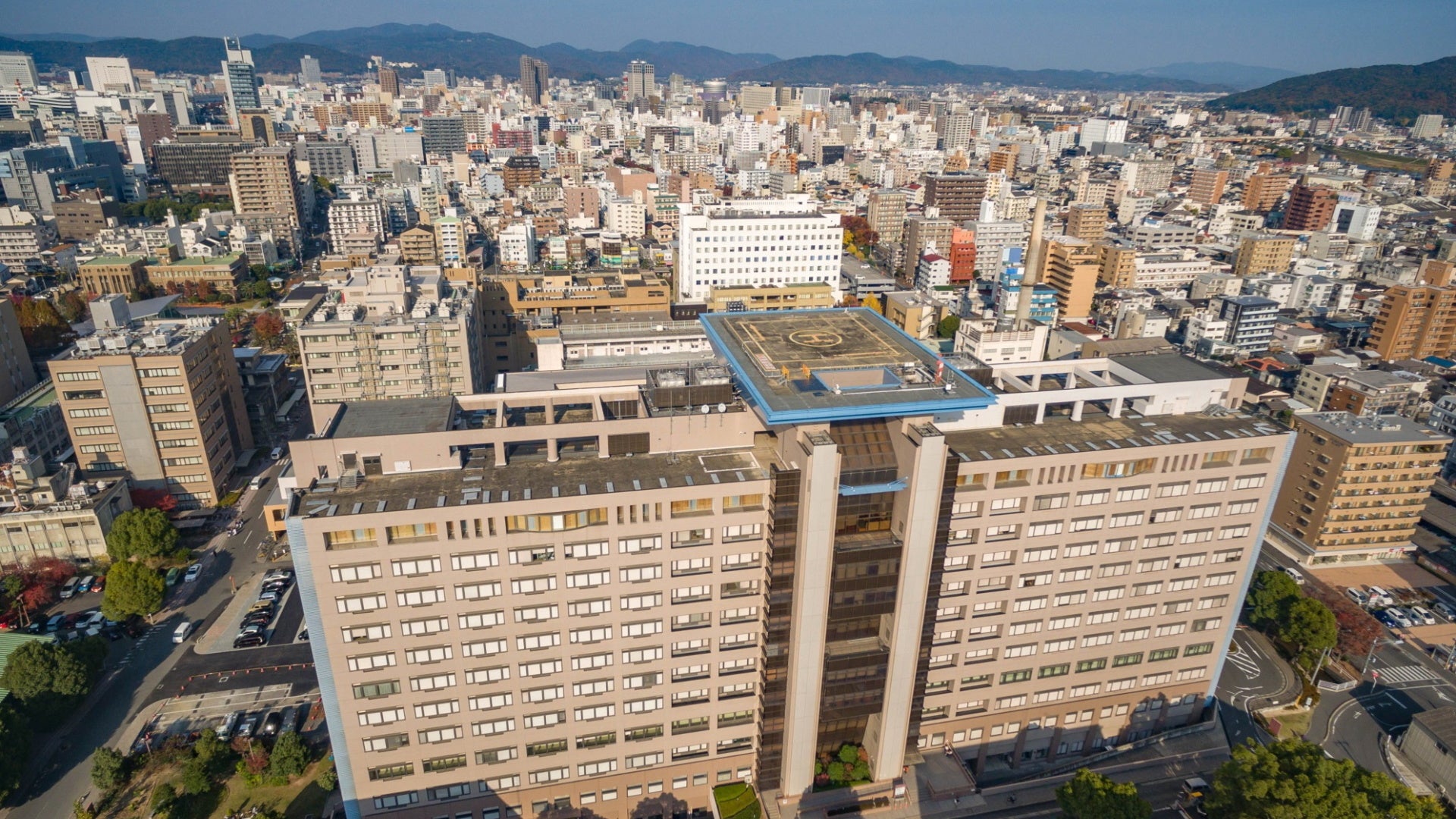 岡山大学医学部保健学科が所在する岡山大学鹿田キャンパス（岡山市北区）