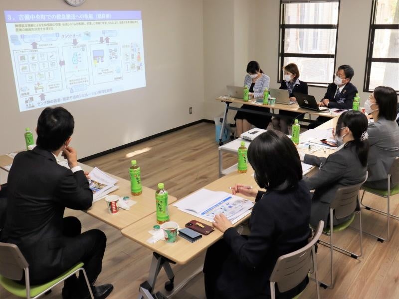 「デジタル田園健康特区プロジェクト」についての説明をする那須理事・副学長