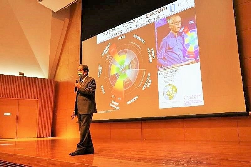 「共育共創コモンズ」への想いを語る槇野学長