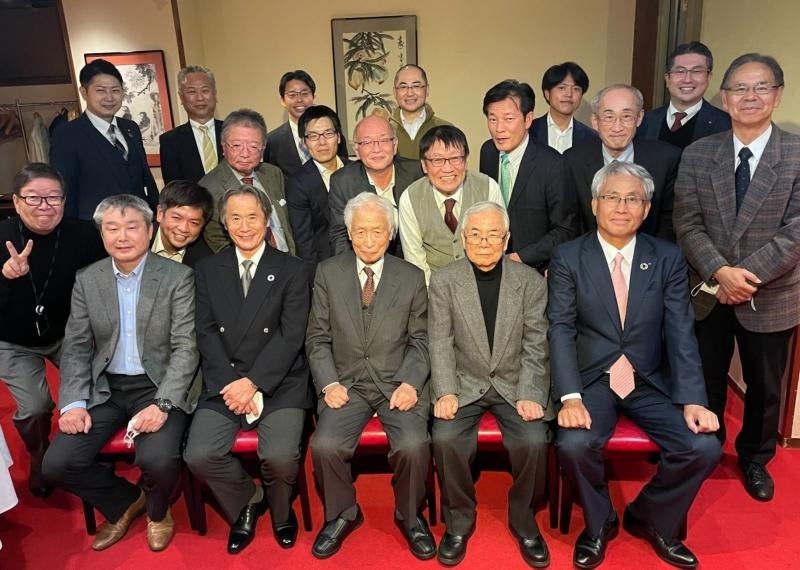 参加した岡山大学同窓生ら