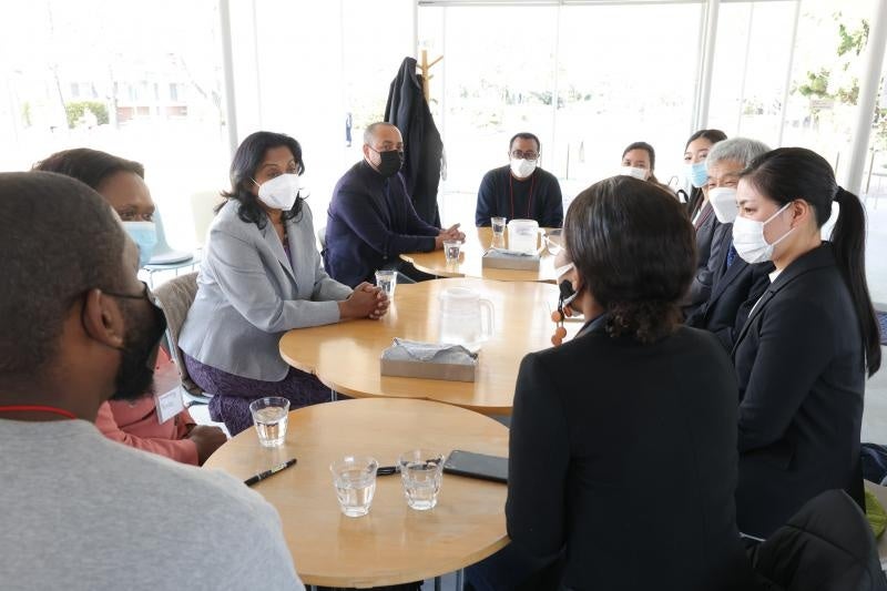 研究者・学生らとの交流セッション