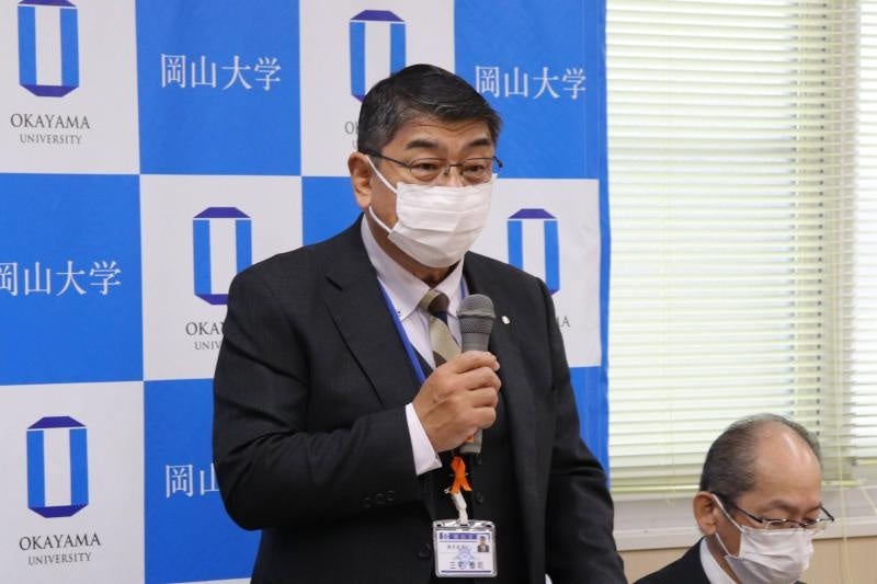 協働研究プロジェクトを説明する三宅教育長