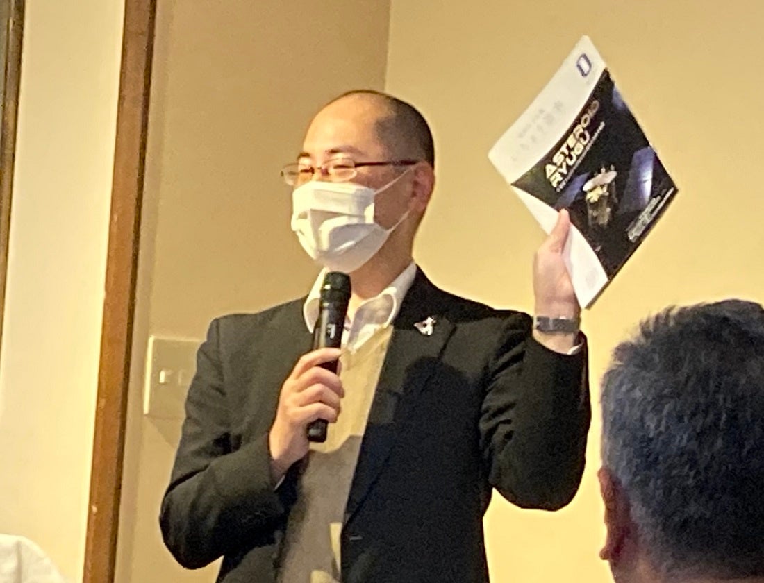 岡山大学の近況を紹介する佐藤法仁副理事