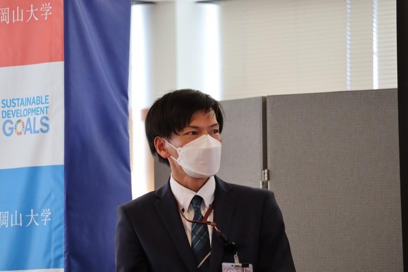 司会進行をする堀格郎課長