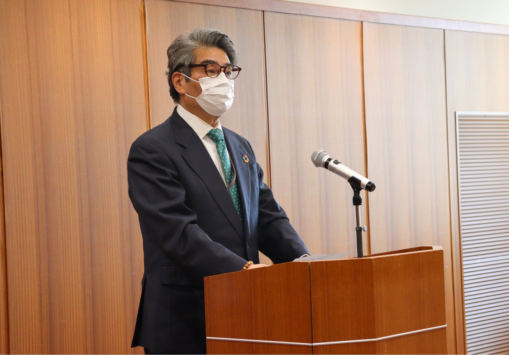 キャリアサポート情報を説明する町田尚史准教授