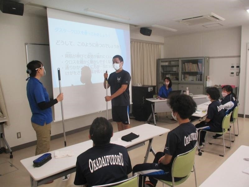 正しい道具の使い方を実践する様子