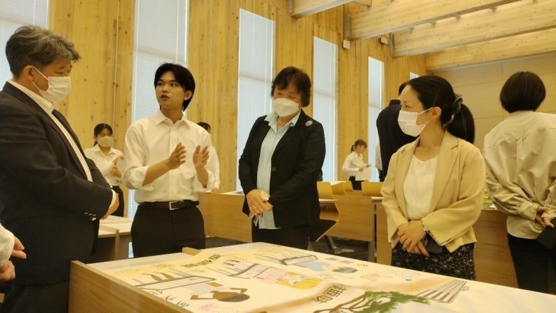 ポスター・ダイアログの様子