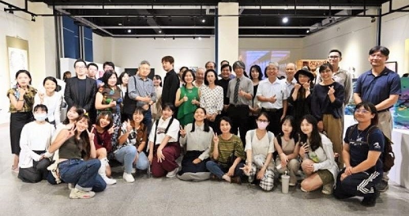 交流会議での集合写真