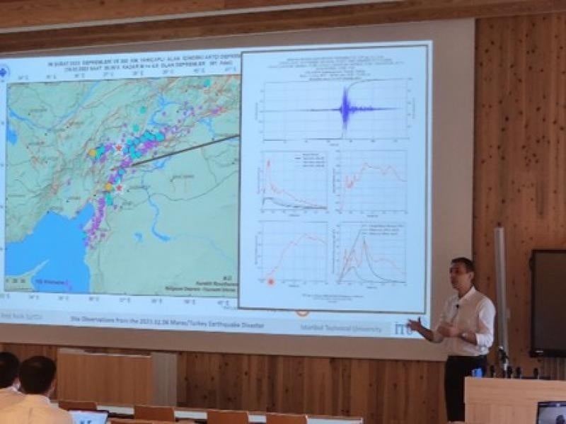 Fatih助教によるトルコの大震災についての発表