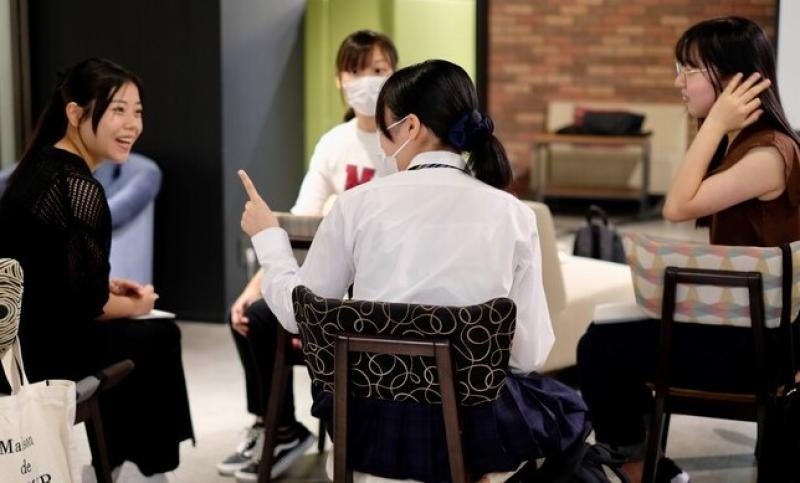 参加した高校生の自己紹介タイム