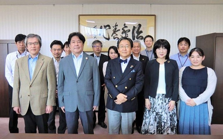 岡山大学研究力・イノベーション創出強化実現会議発足時の記念撮影