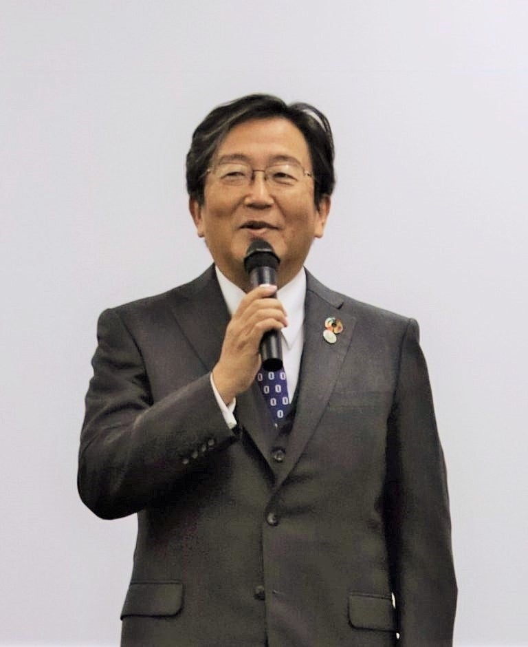 高等先鋭研究院資源植物科学研究所への期待を述べる 那須保友学長