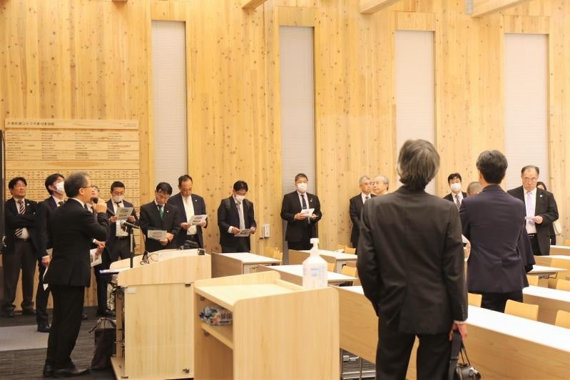 共育共創コモンズ（愛称 OUX, オークス）の施設見学