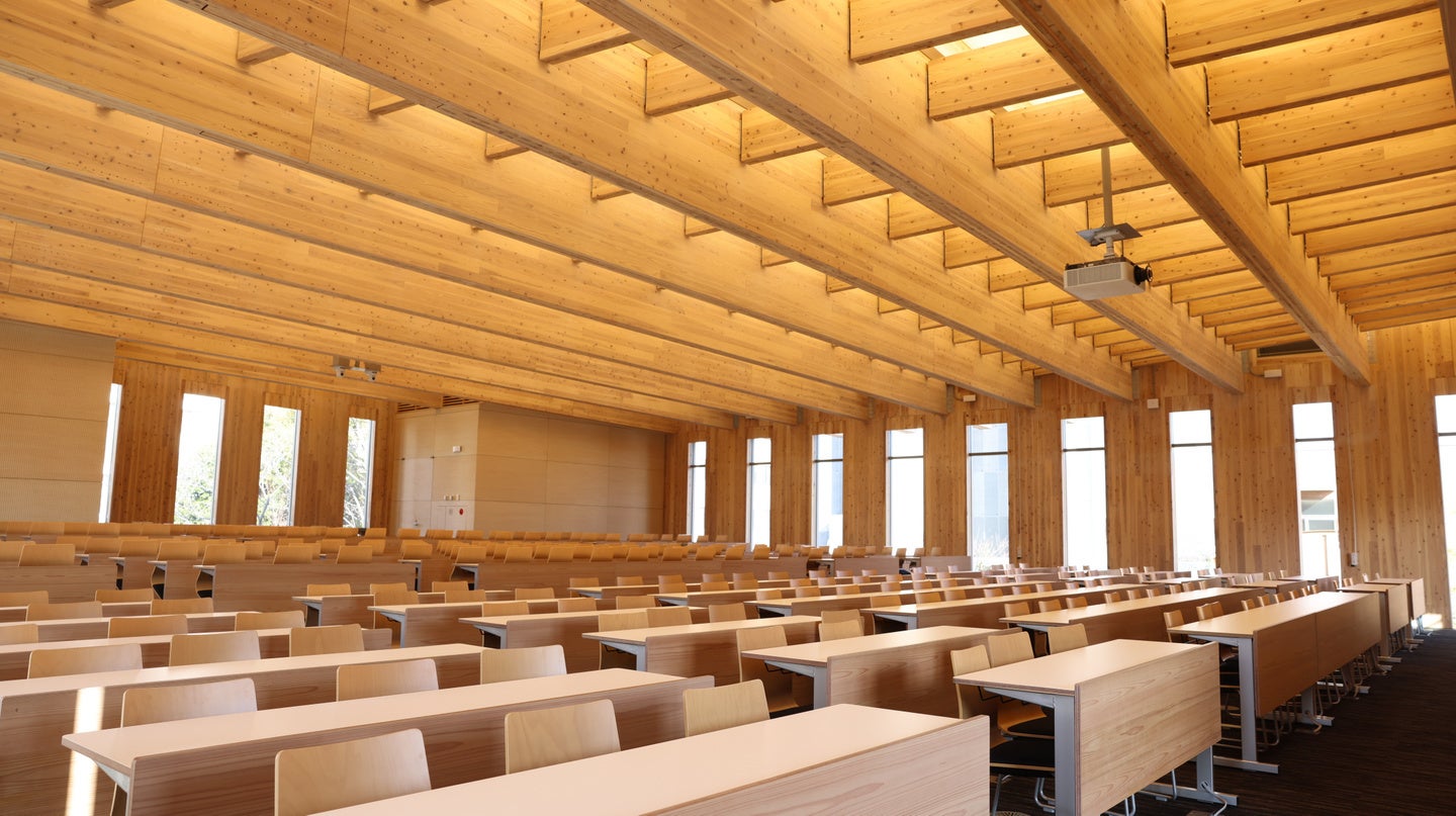 岡山大学共育共創コモンズ(OUX,オークス)の講義室