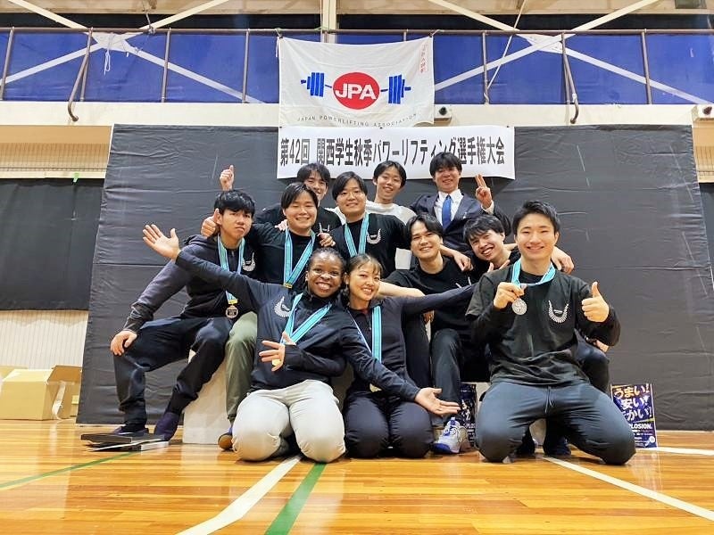 ウエイトトレーニング部4年生幹部の集合写真