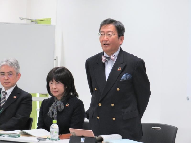 開会あいさつをする那須保友学長