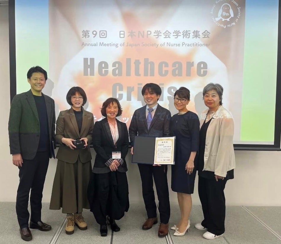 右から2人目:原田教授  右から3人目:岡山大学学術研究院医歯薬学域(医)香田将英准教授(特任)