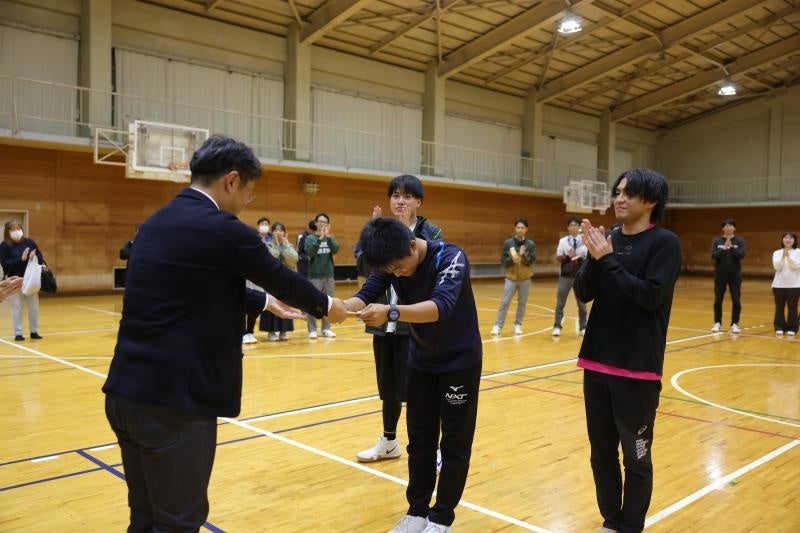 ボッチャ大会:表彰式の様子(優勝した「5401」)