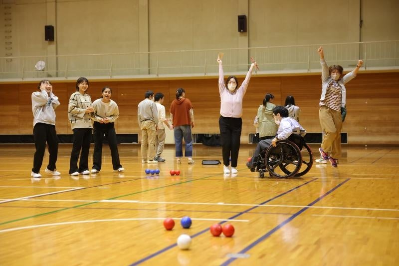 ボッチャ大会:白熱した試合の様子