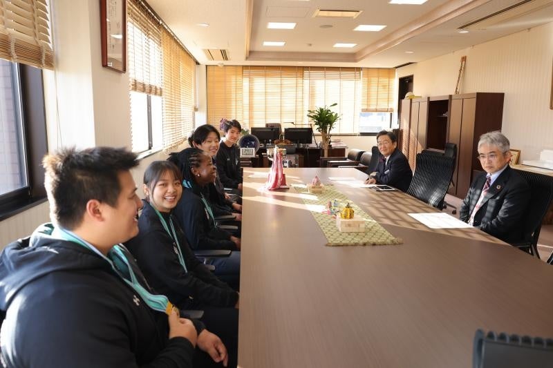 各選手からの報告の様子