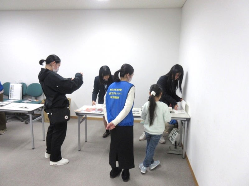 出前実験教室を支える和気閑谷高等学校のボランティアのみなさん