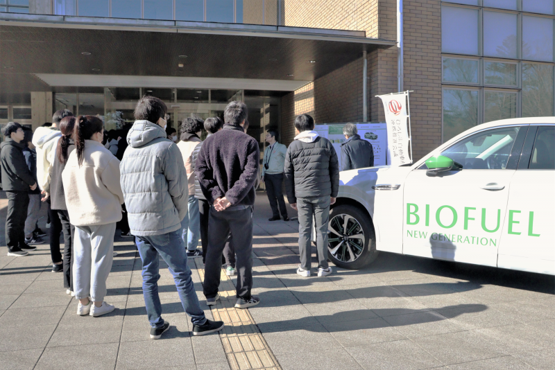 次世代バイオディーゼル車見学会の様子