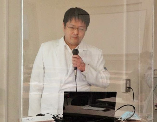 講演を行う中原龍一助教（整形外科学）