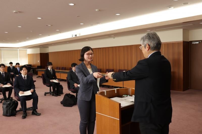 表彰状授与の様子