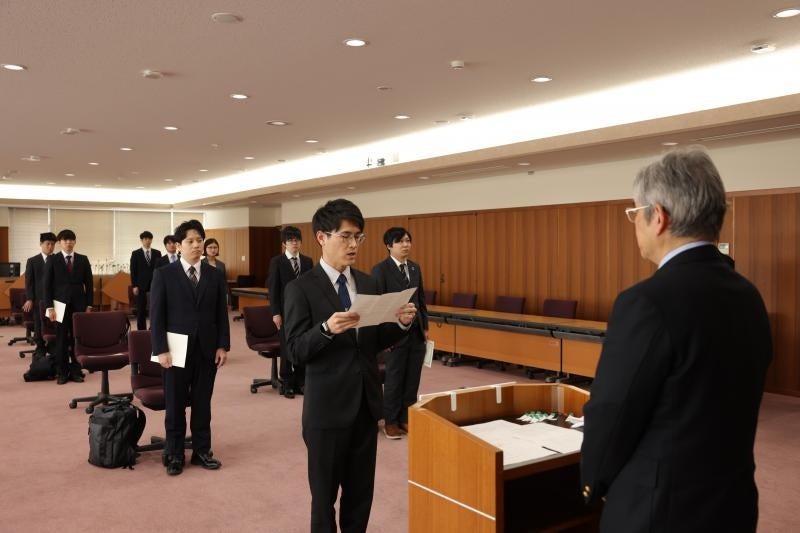 謝辞を述べる髙瀬さん