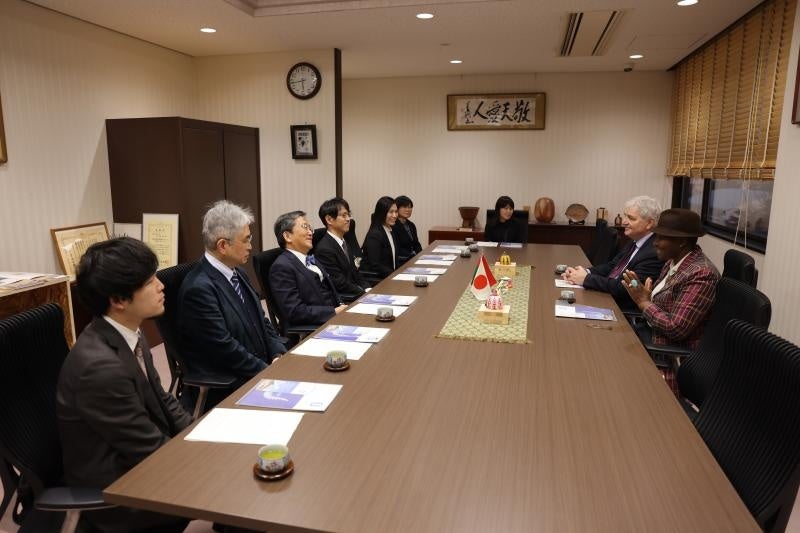 表敬訪問の様子