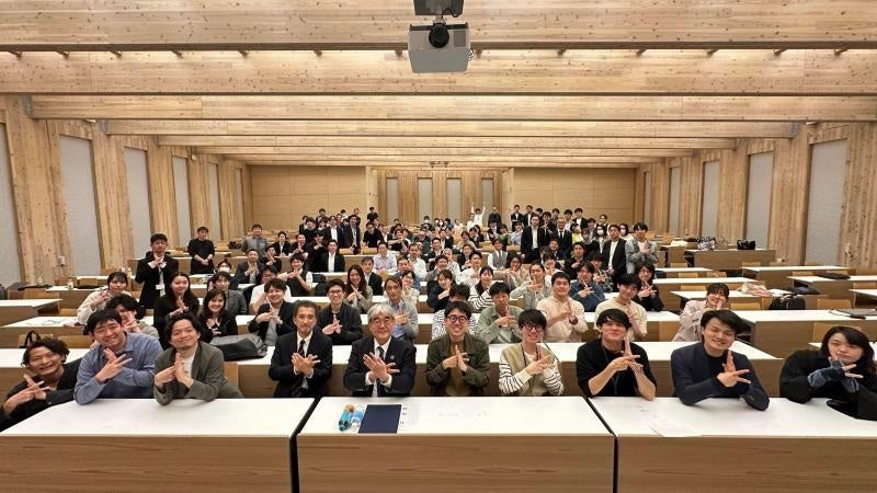 参加者による集合写真