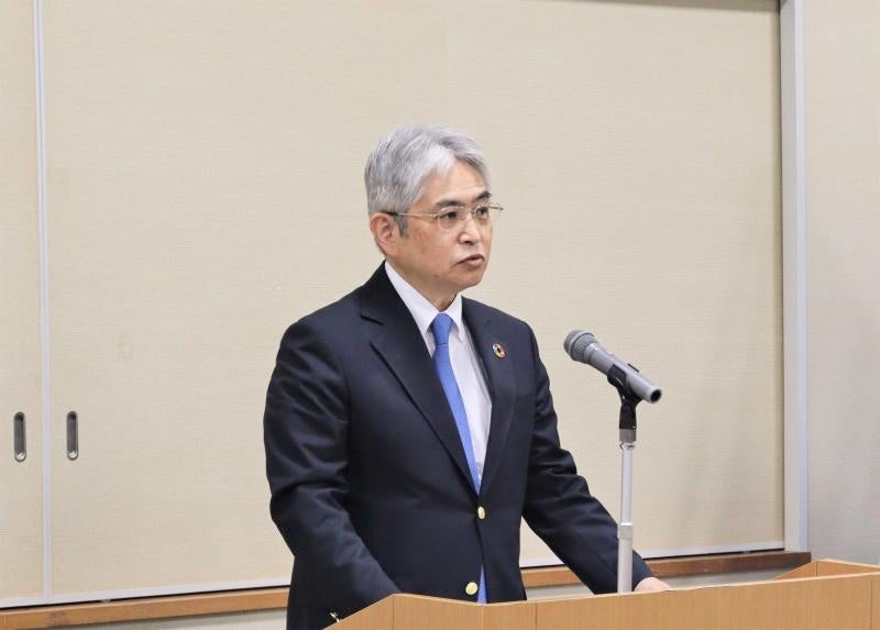 菅理事・上席副学長による認定者へのあいさつ