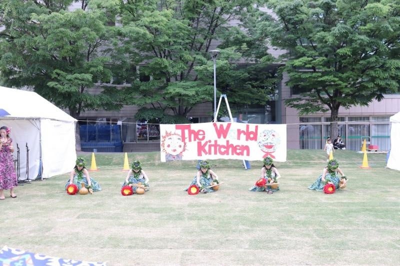 会場で披露された伝統的な踊りの様子