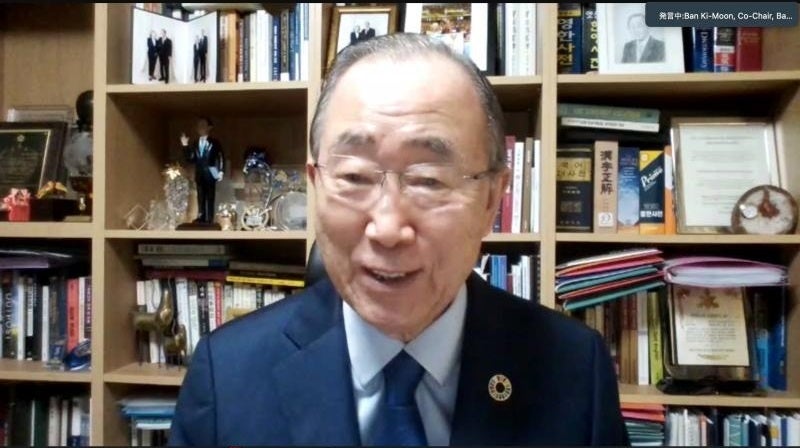 スピーチを行う潘前国連事務総長