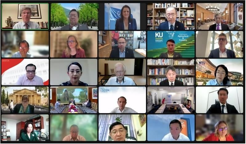 アジア太平洋地域の約100大学120人以上が参加