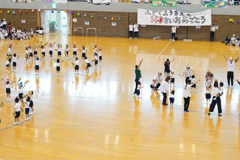 幼稚園児による演技