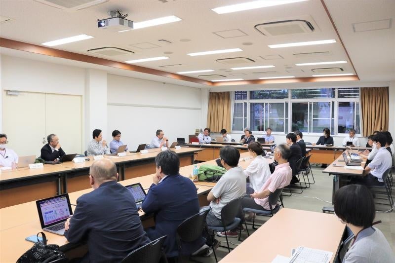 大学院ヘルスシステム統合科学研究科での説明会の様子