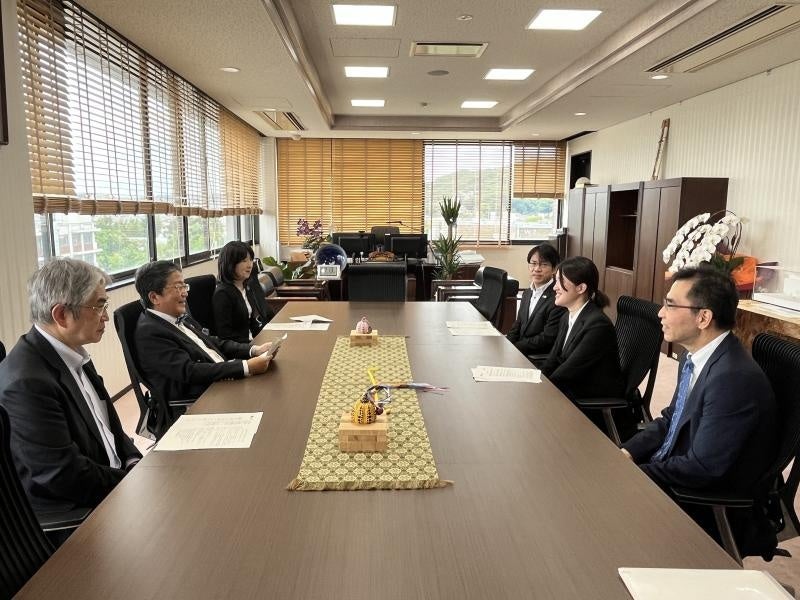 那須学長表敬訪問の様子