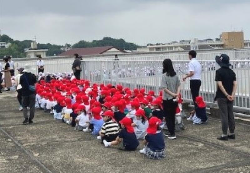 小学生の避難の様子