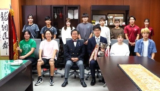 那須学長,ソフトテニス部,男子バスケットボール部,女子バスケットボール部,柔道部,漕艇部,空手道部,陸上競技部と共に