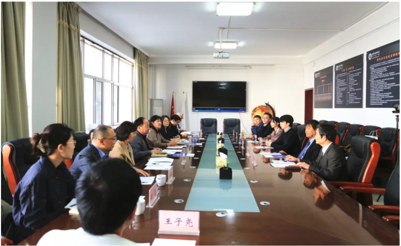 内モンゴル医科大学を訪問した際の会議の様子