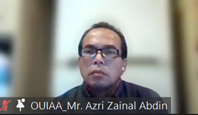 あいさつする Azri Zainal Abdin氏