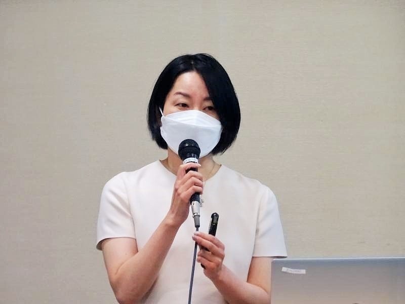 講演する藤原副社長