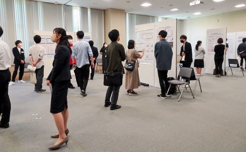 報告会の模様