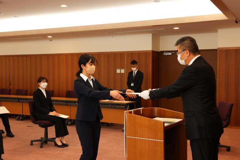 表彰状授与の様子