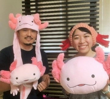 本号で紹介した研究成果を担当した佐藤伸准教授と論文筆頭著者の樫本玲菜大学院生（右）