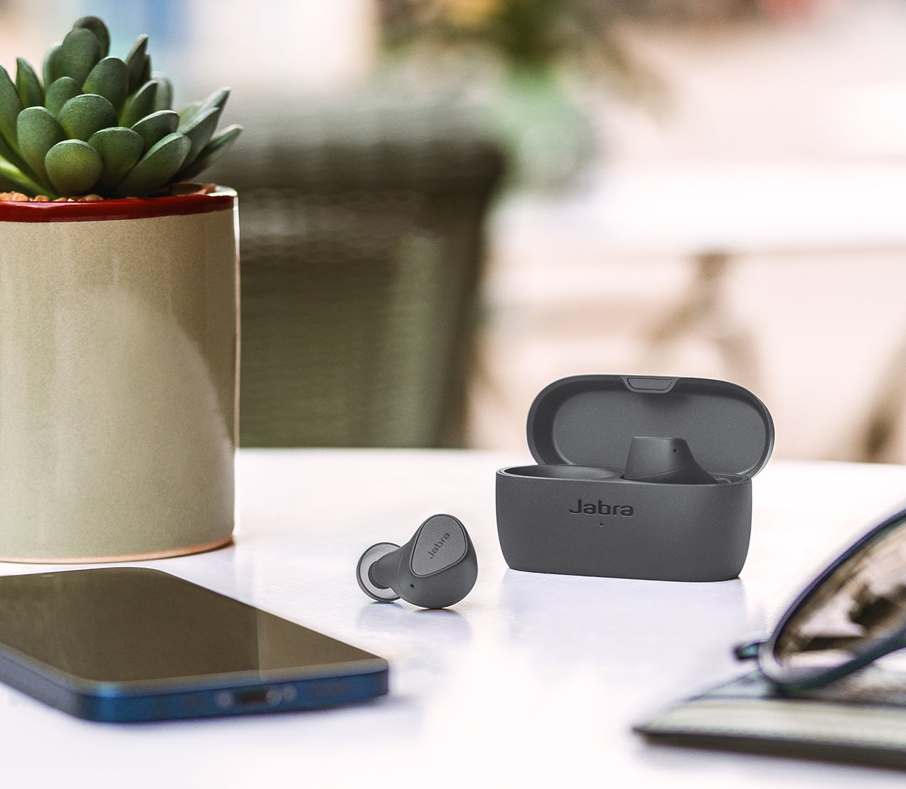 リースナブルな価格で高機能な完全ワイヤレスイヤホン「Jabra リースナブルな価格で高機能な完全ワイヤレスイヤホン「Jabra
