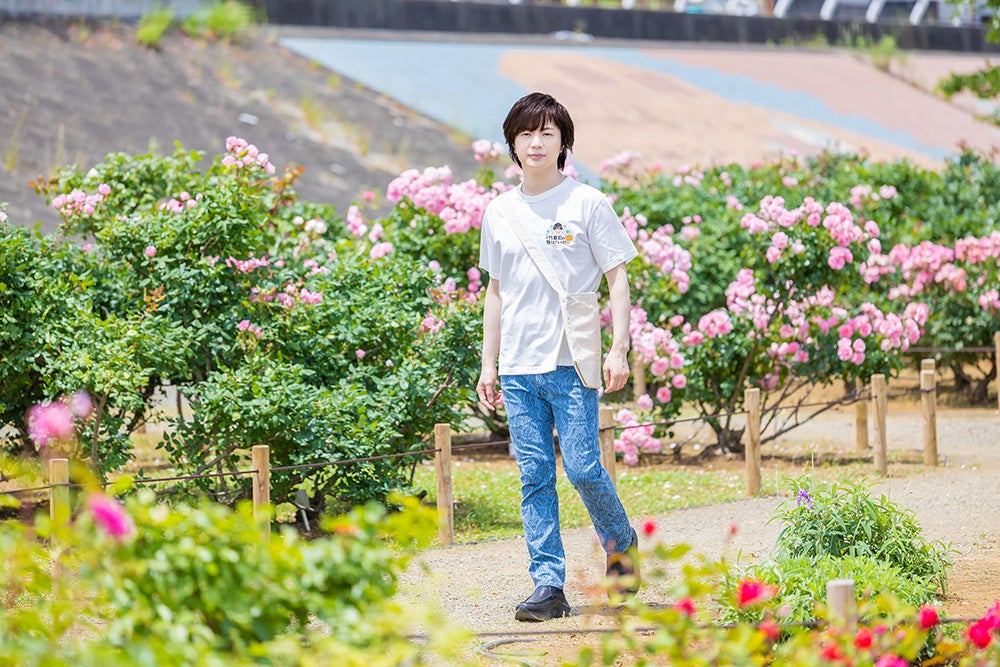 お花が大好きな竹島さん。バラがとってもお似合いです♪